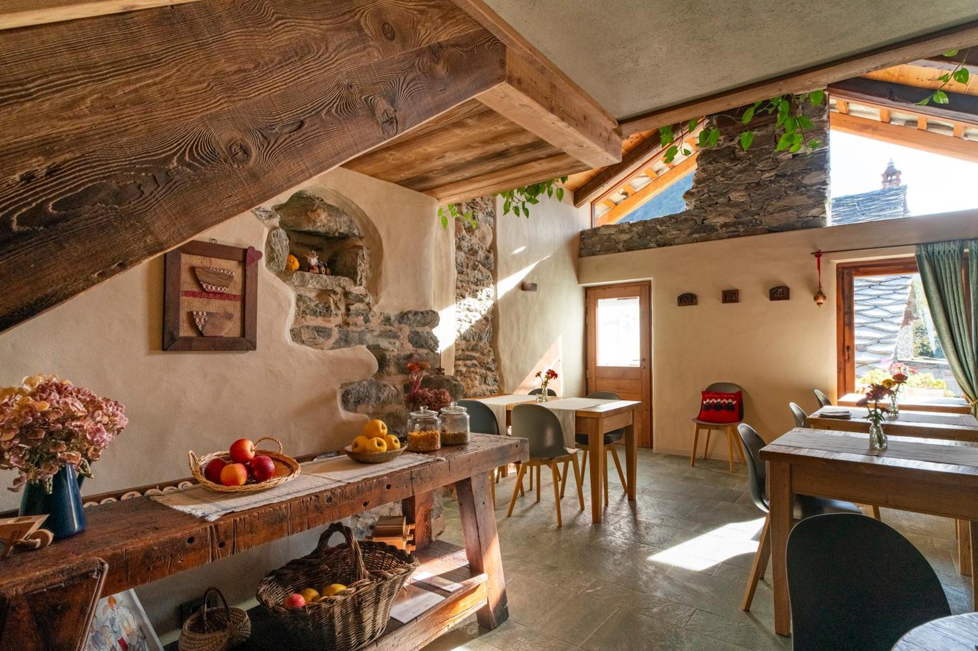 Au Coeur Du Village Chambres D'Hotes & Spa Arnad Exterior foto