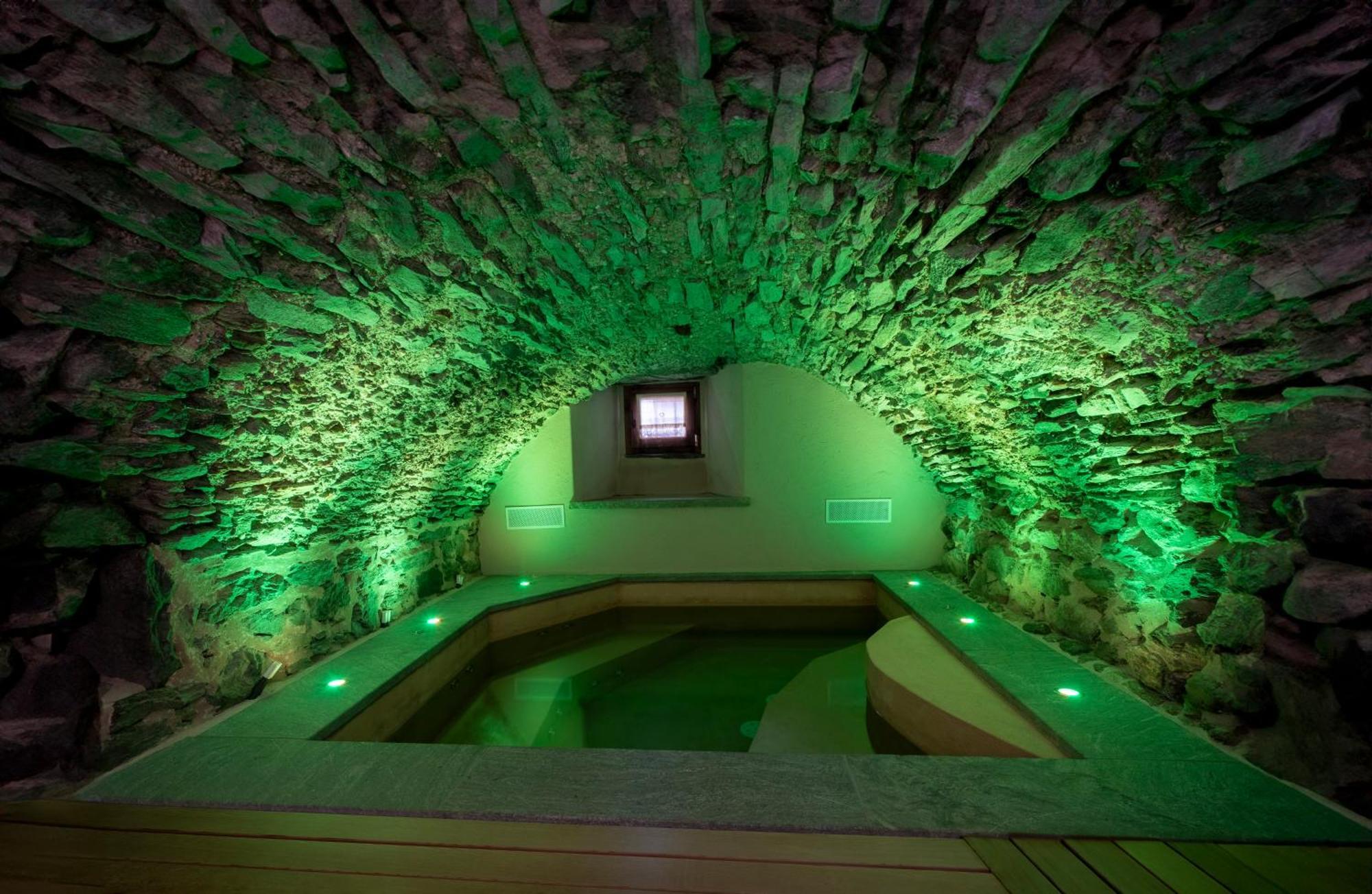 Au Coeur Du Village Chambres D'Hotes & Spa Arnad Exterior foto