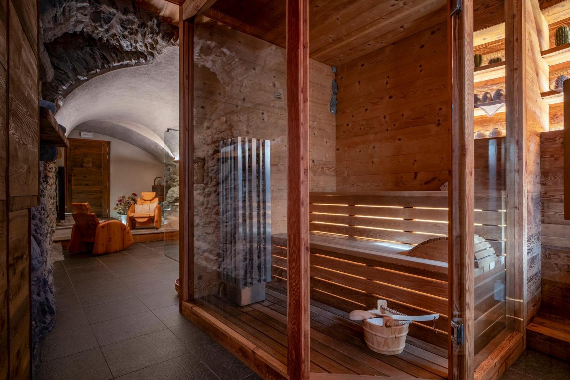 Au Coeur Du Village Chambres D'Hotes & Spa Arnad Exterior foto