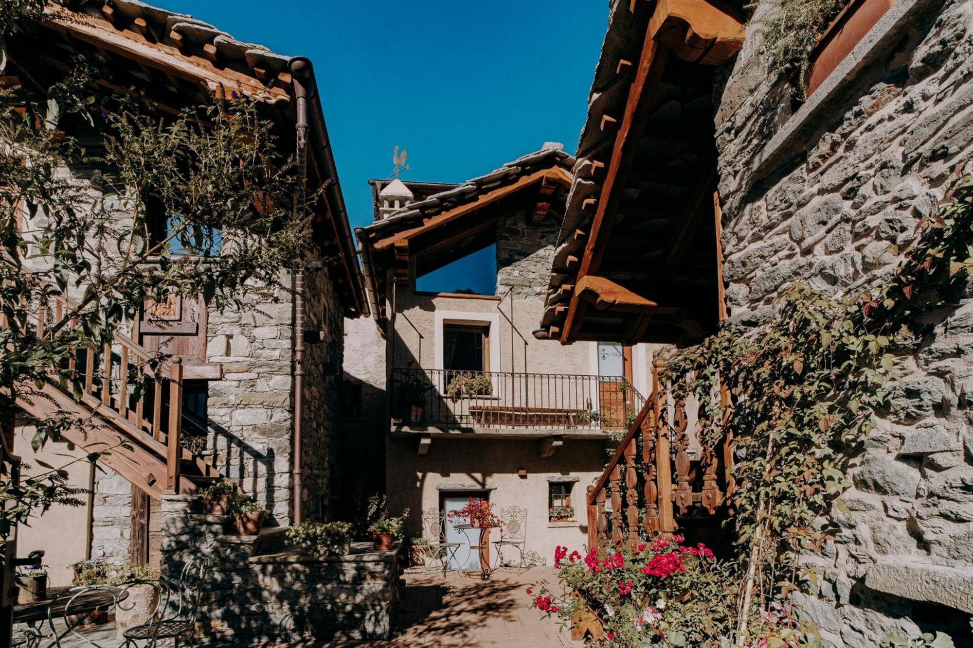 Au Coeur Du Village Chambres D'Hotes & Spa Arnad Exterior foto