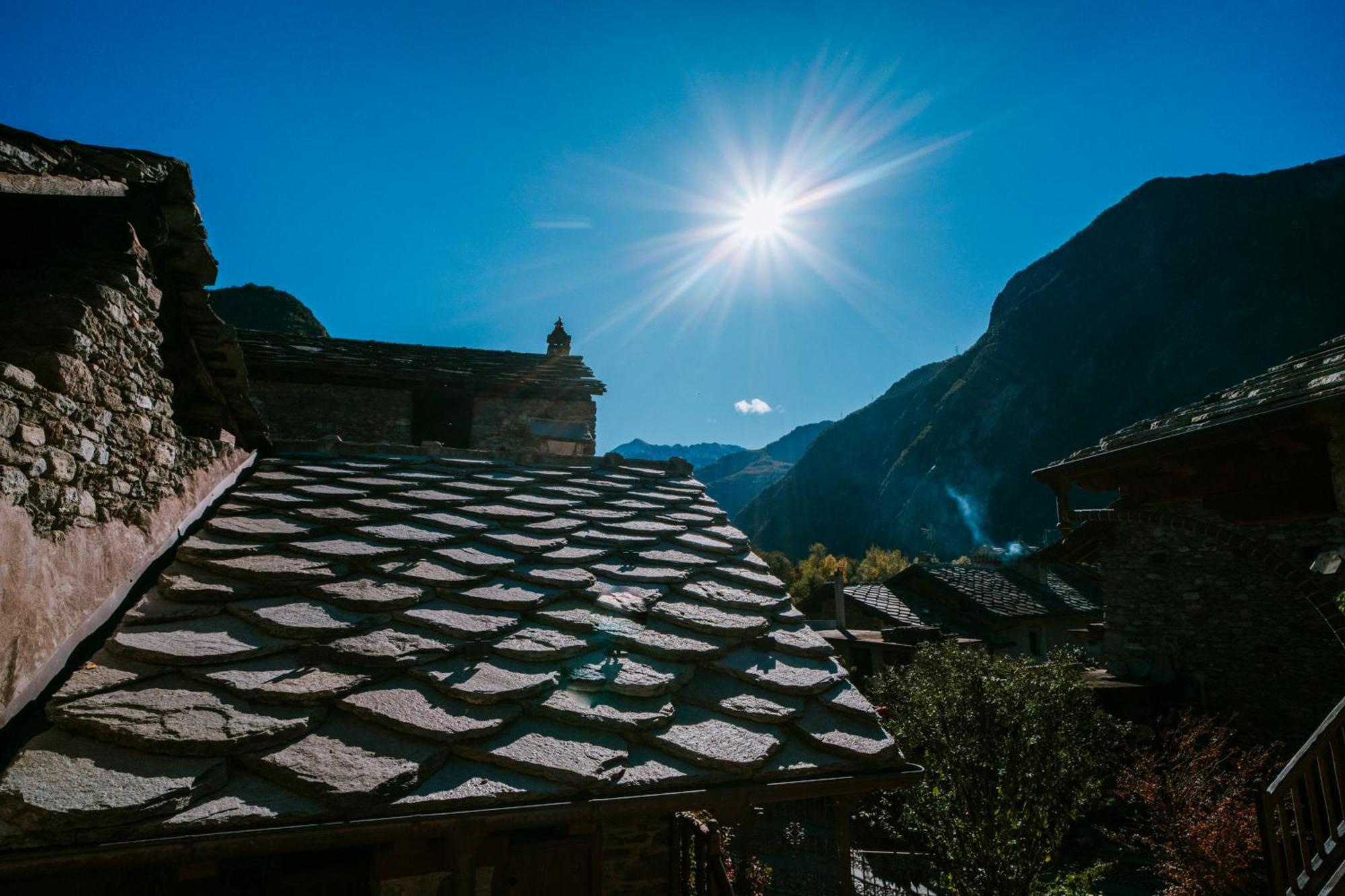 Au Coeur Du Village Chambres D'Hotes & Spa Arnad Exterior foto