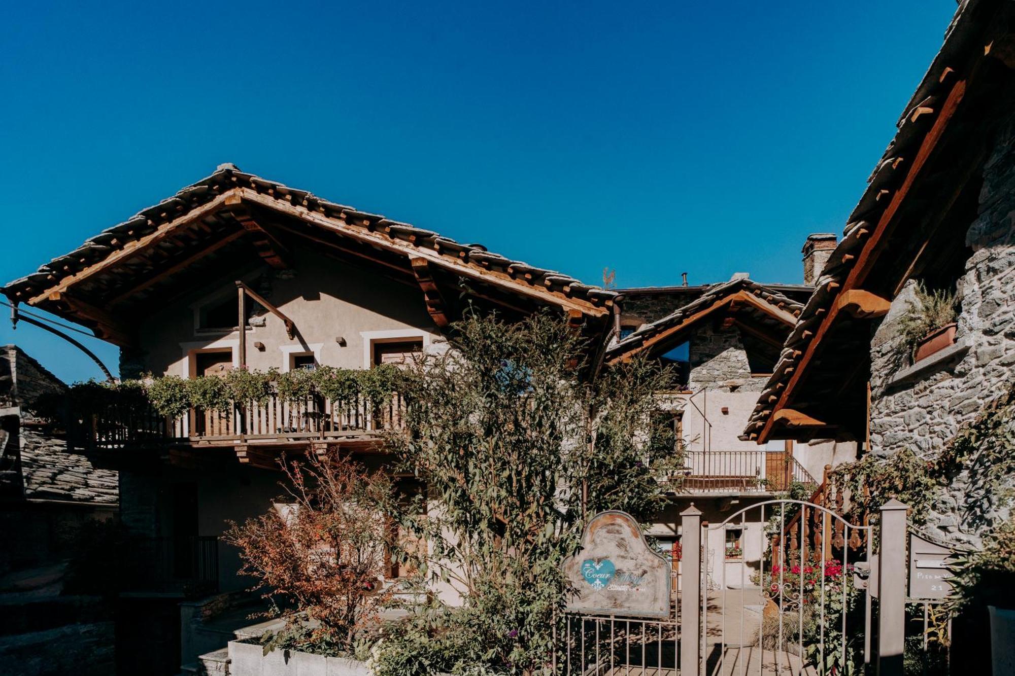 Au Coeur Du Village Chambres D'Hotes & Spa Arnad Exterior foto